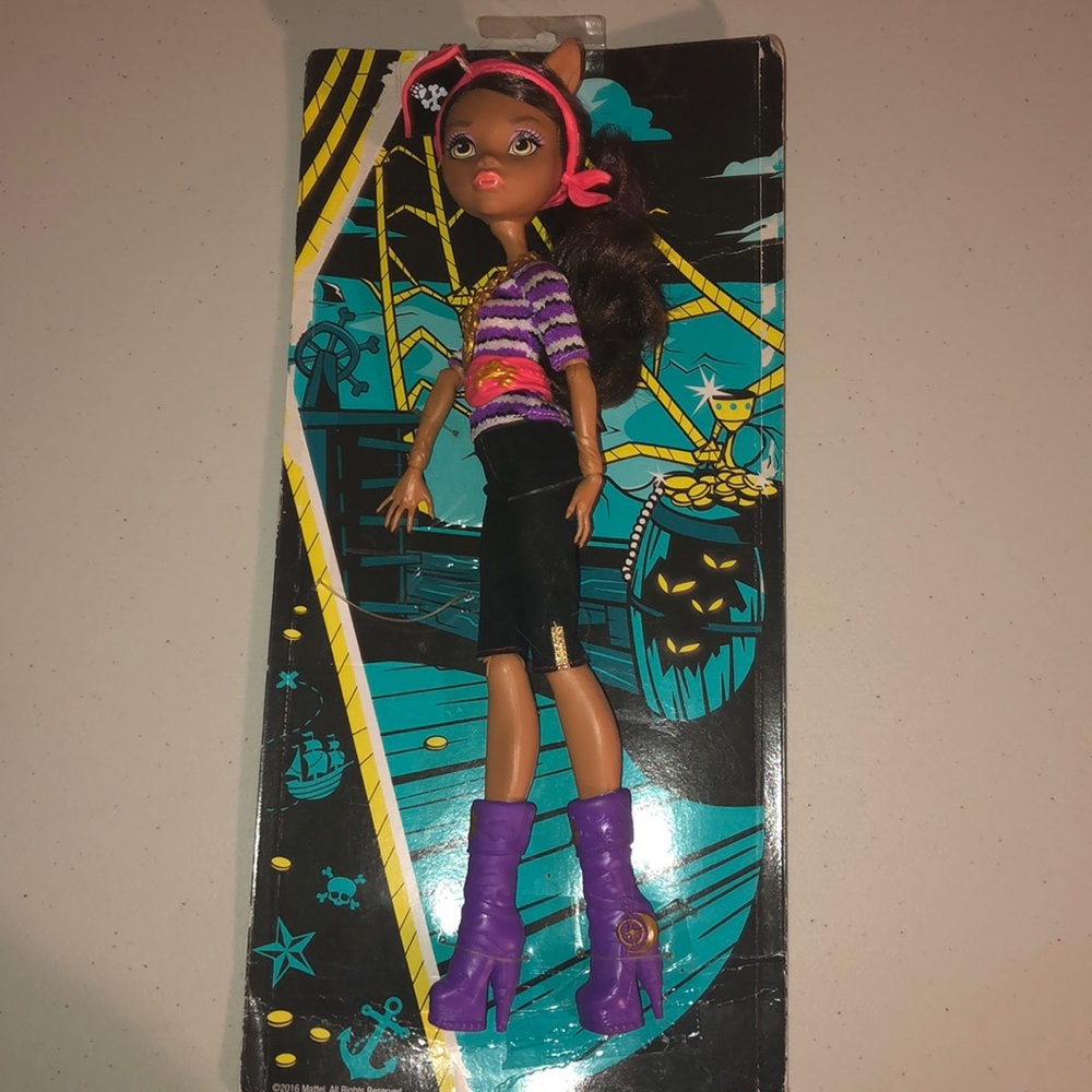 Monster high shriekwrecked Clawdeen Wolf doll